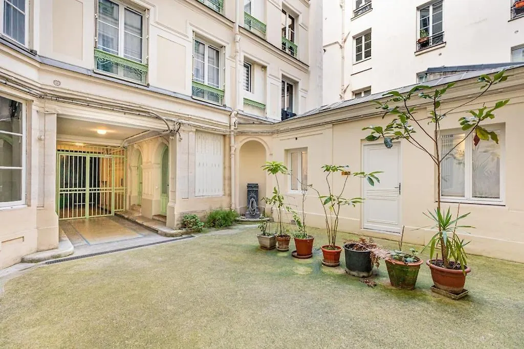 Lovely Apartment In The Heart Of Paris 0*,  France
